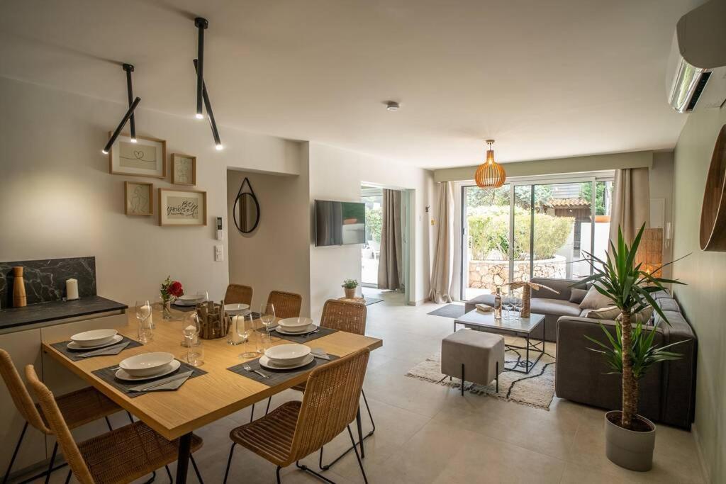 Rez De Villa De Charme-Piscine-3 Chambres 6 Pers Saint-Raphaël エクステリア 写真